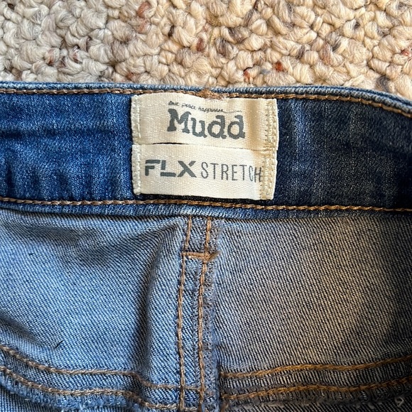 Mudd Jean shorts - Picture 2 of 3